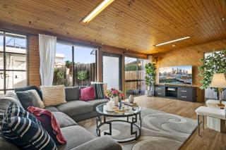 Spacious 4-Bed Retreat in Vibrant Footscray - 0