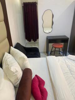 Biz Pro Hotel & Suites - 3