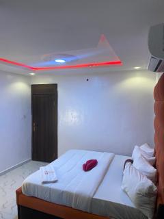 Biz Pro Hotel & Suites - 2