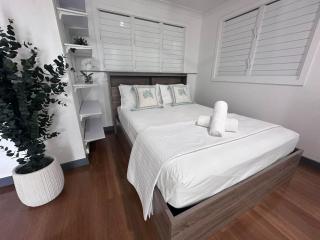 Townsville Spacious Granny Flat style apartment- F - 6