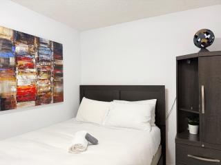 Central Spacious 4 real beds with parking - 4