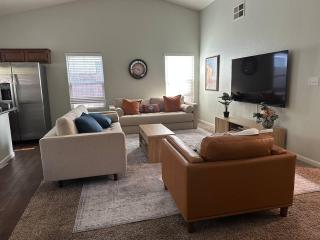 Vaulted Valley Retreat - 0