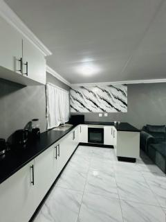 Deluxe modern apartment - 3