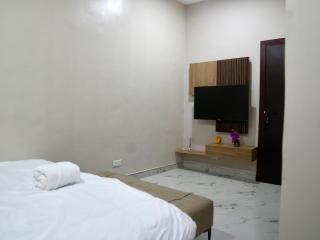 Beautiful space Great location Fully furnished - 7