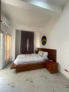 Beautiful space Great location Fully furnished - 5