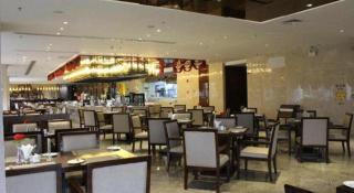 Golden Phoenix International Hotel - 8