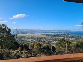 Mount Rumney Escapes - 3 Seaview Wombat House - 4