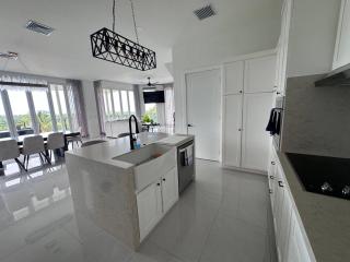 4BR home with Infinity Pool, jacuzzi firepit - 7