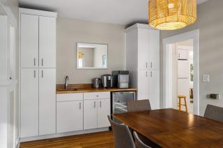 4BR Downtown Home 9 Beds Walk to Lake - 7