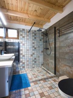 Vadrózsaház Apartman Jakuzzival - 5