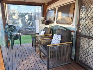 Cosy Corner - 5