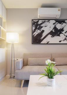Downtown Spacious Luxury Condo BKK- 5 mins BTS - 6