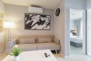 Downtown Spacious Luxury Condo BKK- 5 mins BTS - 4