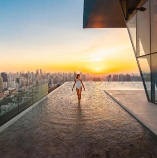 Infinity pool Gym HIGH Floor Luxury in Thong Lor - 1