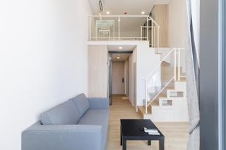 Rama9 Duplex Near Train Market RCA Free Pool Gym - 6