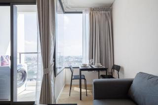 Rama9 Duplex Near Train Market RCA Free Pool Gym - 1