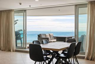 Breakwater - Views, Pool, Sauna and Gym - 3