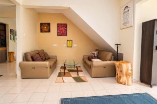 Swing & Pillows - Golden Lodge Tanah Rata, Cameron Highland - 2