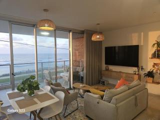See the Sea View Balcony 30m to Beach - 8