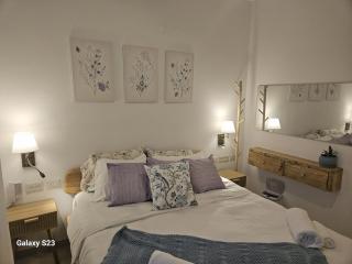 See the Sea View Balcony 30m to Beach - 4