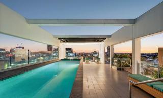 Chester Hotel 1BR Apartment Rooftop Pool Free Parking - 0