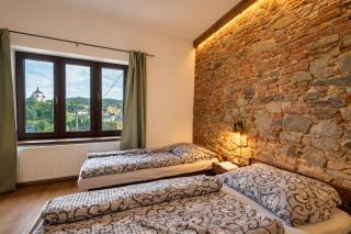 Apartmán Belavita terasa s výhľadom na mesto a zámky parkovanie za bránou v cene - 9