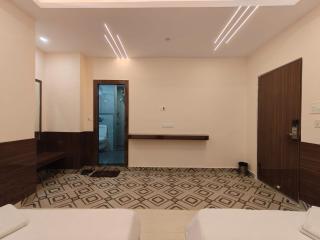 Hotel Hari Gopal - 8