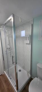 Chalet stay or Chalet go now - 7