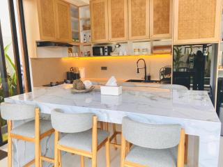 Villa Isabel, Stylish Tropical Escape in Lovina - 6