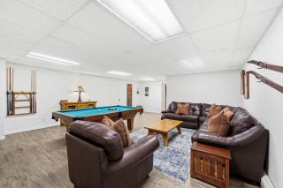 Snowcap Lodge Spacious Townhome with Hot Tub - 1