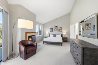 Snowcap Lodge Spacious Townhome with Hot Tub - 5