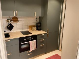 Litet gårdshus med utsikt över ängar och sjö - 5