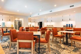 La Quinta by Wyndham Danbury - 3