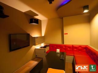 I Hotel - 8