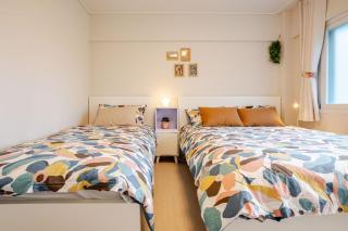 Stay Jung near Olympic Park and COEX 30 min Gwanghwamun 45 min and Traditional Market Subway Bus within 5 min Accommodation for 6 people - 5