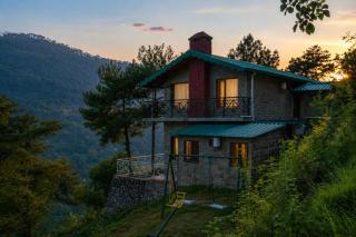 Bhimtal Lake View 3BHK w Pool Gargi Cottages - 0