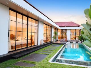 Villa Capela - Luxury 4-Bedroom, Heart of Canggu - Canggu - 9