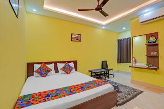 FabHotel Equinox Inn - 4