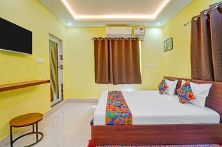 FabHotel Equinox Inn - 2