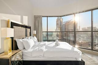 Elegant 2BR with Balcony and Burj Khalifa Skyline Views - 6
