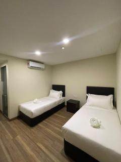 Swing & Pillows - Hot Ballon Hotel Klang, Selangor - 8