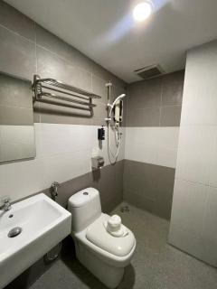 Swing & Pillows - Hot Ballon Hotel Klang, Selangor - 7