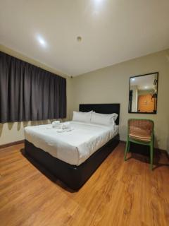 Swing & Pillows - Hot Ballon Hotel Klang, Selangor - 3