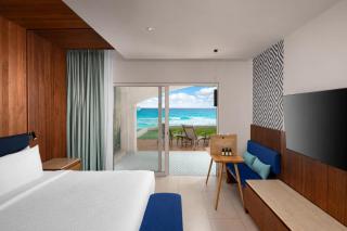 Hilton Cancun Mar Caribe All-Inclusive Resort - 9
