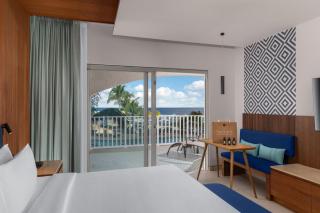 Hilton Cancun Mar Caribe All-Inclusive Resort - 8