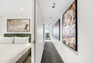 Executive Edge City 2 Bed Apartment with Car park - Adelaide - 1