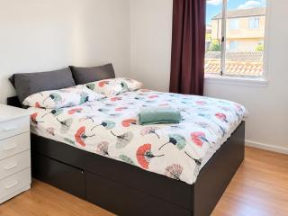 Dana-Private Room in 3-Bedroom Apartment 2 - 0