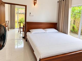 Blue Wave Holiday Villa - 2