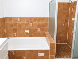 Dana-Private Room in 3-Bedroom Apartment 2 - 7