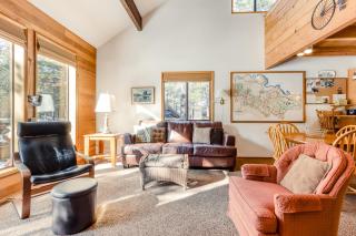 Perfectly Located Home with Decks Bikes & SHARC Pass to Pools Hot Tub & Tennis - 0